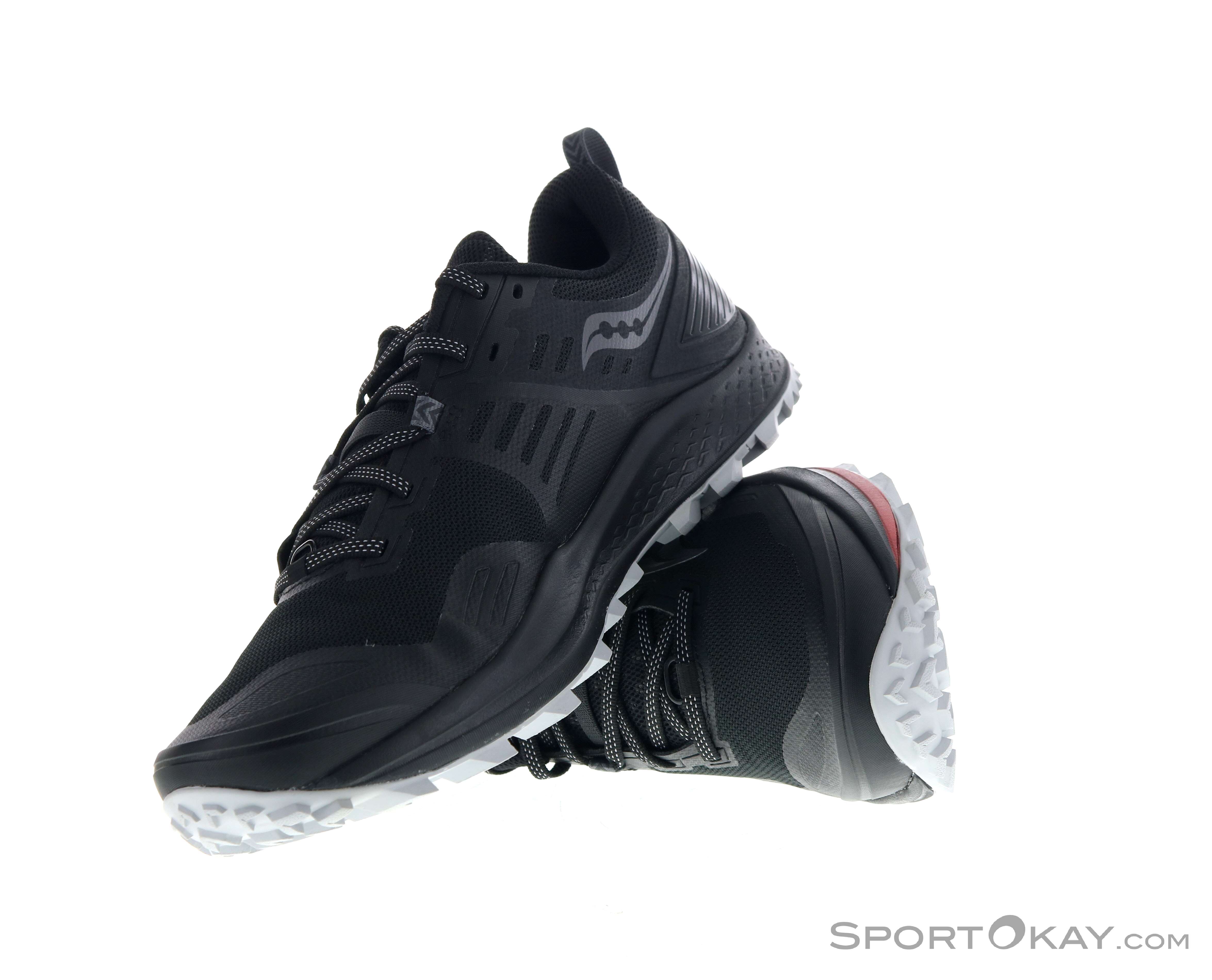 all black saucony running shoes